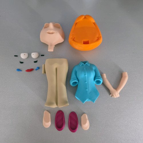 D_659138-MLB110321065992_052026-O.jpg Action Figure Lois Griffin Inspirado Family Guy - Imagem 6
