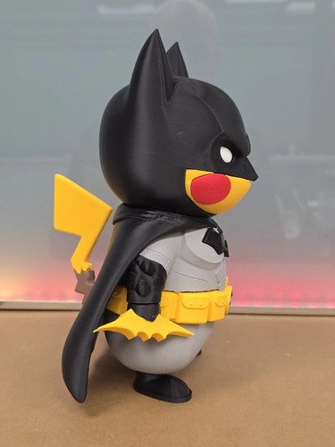 D_684243-MLB111616313111_052026-O.jpg Pikachu Batman 15cm Action Figure Geek - Imagem 4