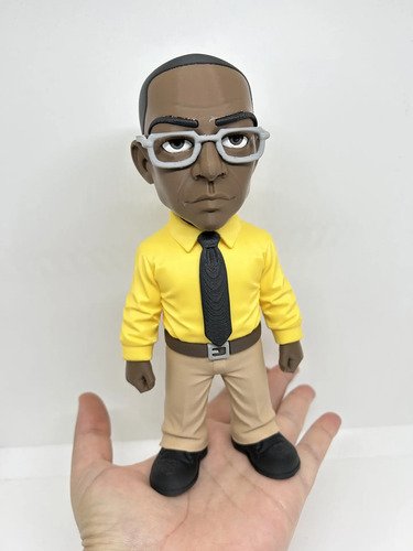 D_709574-MLB111670231711_052026-O.jpg Gus Fring 18cm Action Figure Inspirado Breaking Bad - Imagem 2