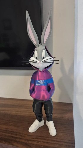 D_721643-MLB102983675931_122025-O.jpg Boneco Pernalonga Estilo Urbano Moletom Nike Streetwear 35cm - Imagem 2