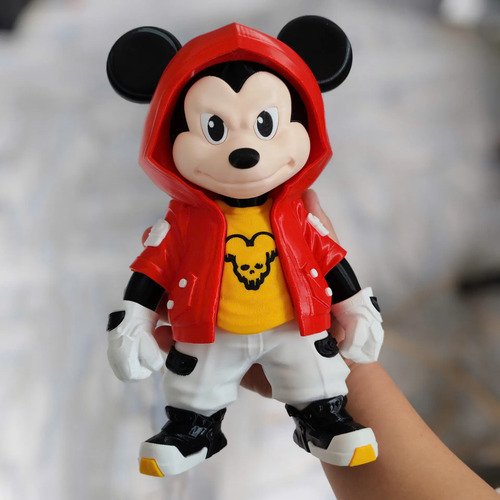 D_726136-MLB110284215584_052026-O.jpg Mickey Mouse Urban Vibes 23cm Inspirado Disney - Imagem 2