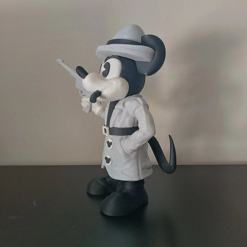 D_777906-MLB111717711092_062026-O.jpg Miniatura Mickey Mouse Detetive 25cm Action Figure - Imagem 7
