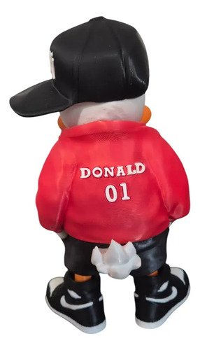 D_789325-MLB102062675524_122025-O.jpg Boneco Pato Donald Estilo Urbano Action Figure 23cm - Imagem 4