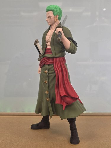 D_792347-MLB111350350137_052026-O.jpg Action Figure Roronoa Zoro 27cm Inspirado One Piece - Imagem 3