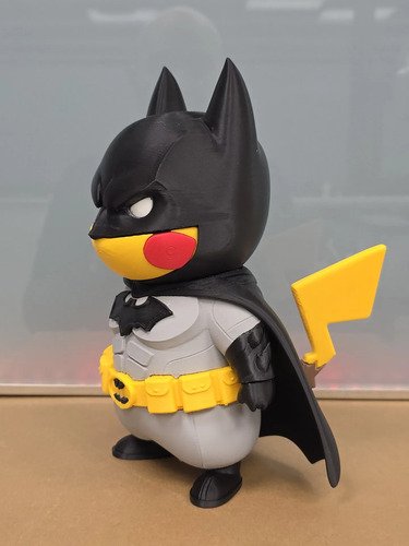 D_805270-MLB111616254241_052026-O.jpg Pikachu Batman 15cm Action Figure Geek - Imagem 7