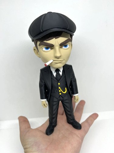 D_825426-MLB111725039853_052026-O.jpg Thomas Shelby 20cm Action Figure Inspirado Serie - Imagem 2