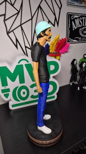 D_835870-MLB104284538567_012026-O.jpg Boneco Seu Madruga 29cm Action Figure Chaves Base Barril 3d - Imagem 3