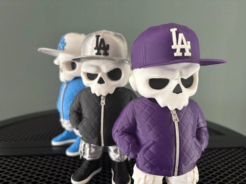 D_841405-MLB106851105482_022026-O.jpg Boneco Skully Estilo Urbano Streetwear Action Figure Hype La - Imagem 2