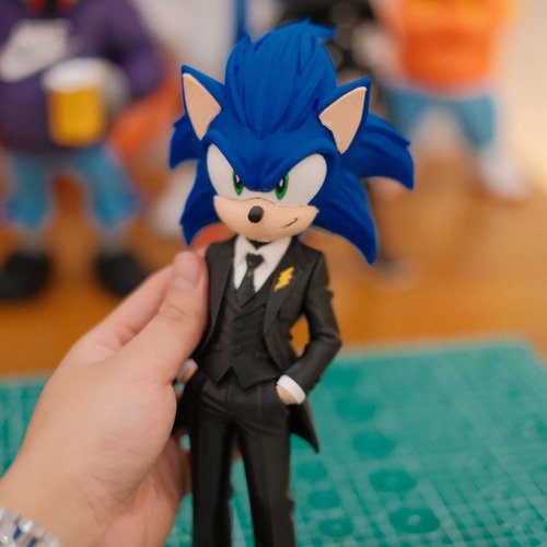 D_875469-MLB112516197753_052026-O.jpg Boneco Sonic De Terno 25cm Action Figure Colecionável - Imagem 4