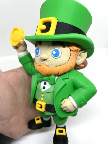D_878138-MLB111875496273_052026-O.jpg Duende Do Trevo 16cm Action Figure Colecionável - Imagem 5