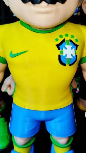 D_894135-MLB112856653347_062026-O.jpg Mario Bros C/ Camisa Do Brasil 25cm Action Figure - Imagem 3