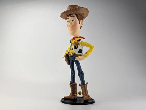 D_918329-MLB110866766930_052026-O.jpg Boneco Woody 32cm Action Figure Inspirado Toy Story - Imagem 3