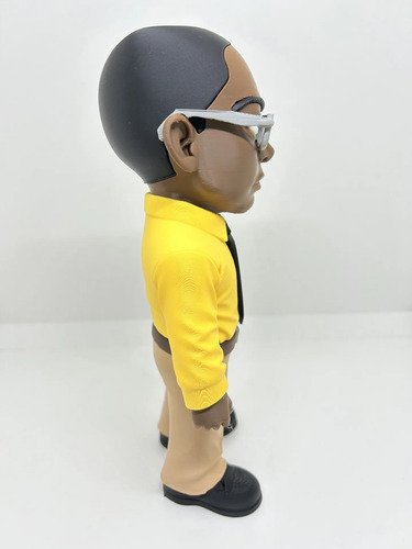 D_923174-MLB111669530235_052026-O.jpg Gus Fring 18cm Action Figure Inspirado Breaking Bad - Imagem 6