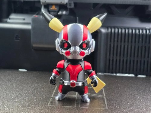 D_959425-MLB110413165730_052026-O.jpg Action Figure Ant Man Pikachu 20cm Inspirado - Imagem 2