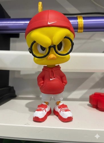 D_970964-MLB111424165896_052026-O.jpg Tweety Urban Vibes 17cm Action Figure Boneco - Imagem 3