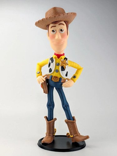 D_995687-MLB110866447742_052026-O.jpg Boneco Woody 32cm Action Figure Inspirado Toy Story - Imagem 8